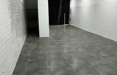 Imagem 4: Salão Comercial de 296m² com 2 Banheiros na Penha de França, São Paulo-SP: Ideal para o se