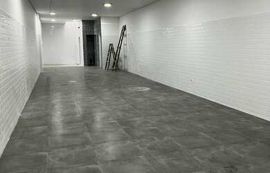 Imagem 3: Salão Comercial de 296m² com 2 Banheiros na Penha de França, São Paulo-SP: Ideal para o se