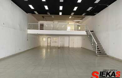 Imagem 5: Galpão Comercial para Locação na Vila Santa Teresa - 6 Salas, 3 Banheiros, 2 Vagas de Gara