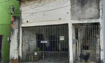 Imagem: 1 dormitório, 1 banheiros, 1 vaga na garagem