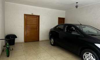 Imagem 2: 3 dormitórios, 1 suítes, 2 banheiro, 2 vagas na garagem, 100M² de Área Construída