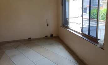 Imagem 7: 2 banheiro, 4 vagas na garagem, 280M² de Área Construída