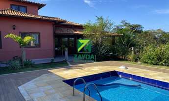 Imagem: Luxuosa casa com 04 quartos e piscina, em