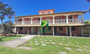 Imagem 2: Condomínio residencial com 02 apartamentos e 06 quitinetes, na quadra da Praia, em frente