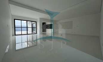 Imagem 3: Imperdível sobrado à venda em São José dos Pinhais-PR, bairro Aristocrata, com 3 quartos