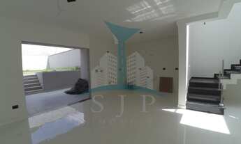 Imagem 6: Imperdível sobrado à venda no Centro de São José dos Pinhais-PR: 3 quartos, 3 suítes, 2 sa