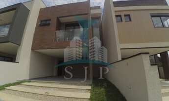 Imagem: Sobrado de alto padrão em condomínio na