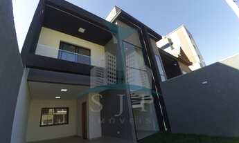 Imagem 2: Sobrado à venda em São José dos Pinhais-PR: 3 quartos, 1 suíte, 2 salas, 2 banheiros, 2 va