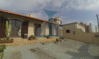 Imagem 4: Casa à Venda em São José dos Pinhais-PR - 3 Qtos, 2 Suítes, 2 Salas, 3 Banheiros, 5 Vagas