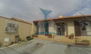 Imagem 3: Casa à Venda em São José dos Pinhais-PR - 3 Qtos, 2 Suítes, 2 Salas, 3 Banheiros, 5 Vagas