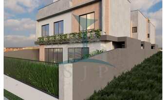 Imagem 2: Sobrado à venda em Curitiba-PR, Xaxim: 3 quartos, 1 suíte, 1 sala, 4 banheiros, 2 vagas de