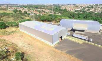 Imagem: Galpão com 1.500 m² em uma área de 9.200