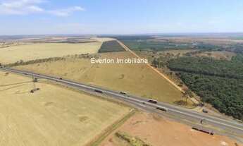 Imagem 4: Área 150.000 m² nas margens Br 365