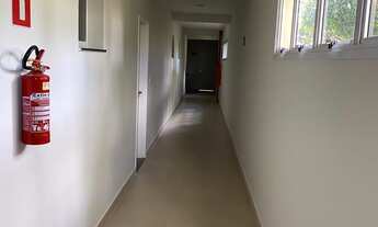 Imagem 4: Prédio com elevador, 2/4 (1 suíte), 1 vaga, apto da frente e com sacada