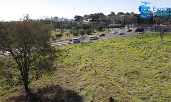 Imagem: Área com 3.515,92m² total, próximo ao