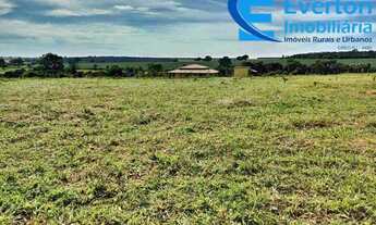 Imagem 4: Apresentamos uma oportunidade única de investimento em uma linda chácara com 20.000 m², lo