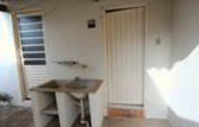 Imagem 7: 2 casa e 1 cômodo de comercio, 4 vagas de garagem, bairro São Jorge, terreno 10 x 25