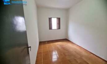 Imagem 4: 4 Casas, sendo 1 com 3 quartos e 3 vagas, 3 de 1 quarto, em terreno de 300 m², todas de la
