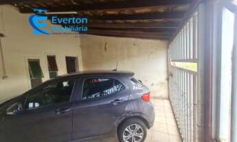 Imagem 2: Casa e sobrado com 233 m², 5 quartos, sendo um suíte, em terreno de 250 m² e vaga para 2 c