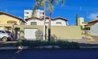 Imagem: Casa em Ituiutaba com 257 m2, com 2 salas