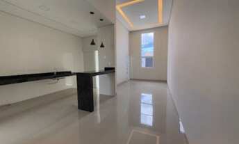 Imagem 3: Casa com 3 quartos (1 suíte), cozinha estilo americana e 2 vagas, excelente acabamento