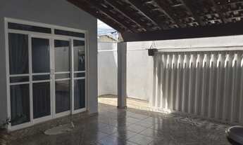 Imagem 1: Excelente casa com 3/4 sendo 1 suíte, 2 salas, área gourmet completa, piscina e 4 vagas de