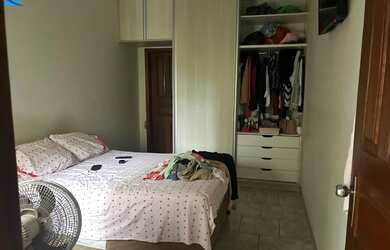 Imagem 4: Casa em excelente localização, com 3/4 (um suíte ), banheiro social com acesso a PCD