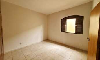 Imagem 6: Casa de 204 m², em terreno de 360 m², com 5 quartos (1 suíte), com 3 salas, vagas para até