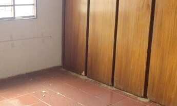 Imagem 4: Imóvel tipo sobrado em terreno 10x40, com 2 aptos. Cada um com 2 quartos grades, duas sala
