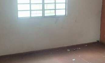 Imagem 3: Imóvel tipo sobrado em terreno 10x40, com 2 aptos. Cada um com 2 quartos grades, duas sala