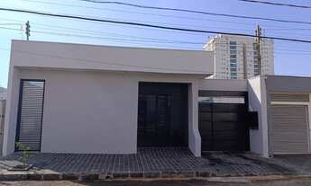 Imagem: Prédio com 6 salas comerciais, com 105