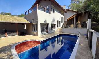 Imagem 2: Casa com 5 Quartos no Condomínio Alpes de Caieiras