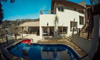 Imagem: Casa com 5 Quartos no Condomínio Alpes