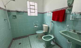 Imagem 2: More em uma das principais avenidas de Caieiras