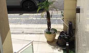 Imagem 2: Imperdível oportunidade! Casa em condomínio de luxo com 3 quartos e 170m² em Franco da Roc