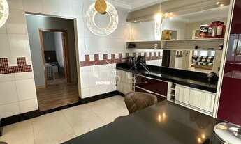 Imagem 5: Casa de Luxo em Condomínio: 3 quartos, 1 suíte, 2 salas, 4 banheiros, 4 vagas e 300m² em N