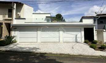 Imagem 2: Casa de luxo em condomínio: 3 quartos, 3 suítes, 3 salas, 5 banheiros, 3 vagas, 360m² em N