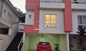 Imagem: Casa em Condomínio de Luxo na Villa Verde