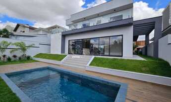 Imagem: Imponente residência em condomínio de