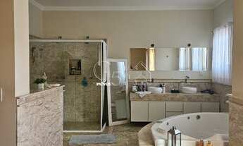 Imagem 7: Casa de luxo em condomínio: 4 quartos, 4 suítes, 4 salas, 6 banheiros, 6 vagas de garagem