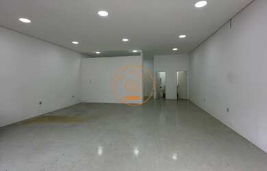 Imagem 7: Salão Comercial para Locação em Caieiras - SP: 2 Salas, 2 Banheiros, 3 Vagas de Garagem, 1