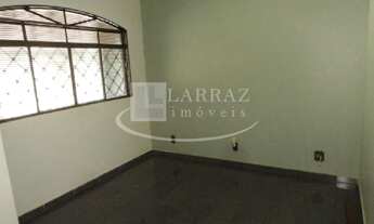 Imagem 3: Ótima casa para venda no coração do Jardim Iraja, em frente à praça, 3 dormitorios com suí