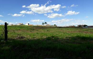 Imagem 7: Excelente área para venda em Passos-MG, com 12.138 m2 de área, com 86 m de frente para Ave