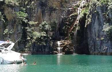 Imagem 6: Lote com marina, 20m da represa em condomínio fechado para venda em Capitólio ao lado do E