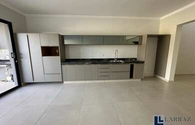 Imagem 2: Casa nova para venda no San Marco, Ilha Liesina, 3 suites, completa armários, varanda gour