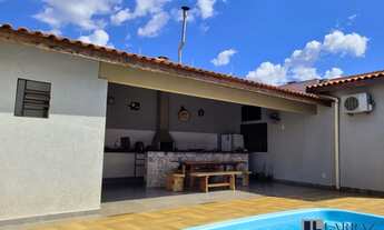 Imagem 6: Linda casa para venda no Joquei Clube, 3 dormitorios sendo 1 suite, varanda gourmet e pisc