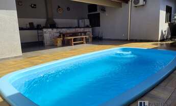 Imagem 7: Linda casa para venda no Joquei Clube, 3 dormitorios sendo 1 suite, varanda gourmet e pisc