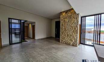 Imagem 2: Linda casa nova alto padrao para venda ou locação no charmoso Cond Alto do Castelo, 3 suit