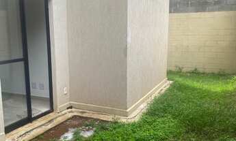 Imagem: Oportunidade. Apartamento térreo com quintal