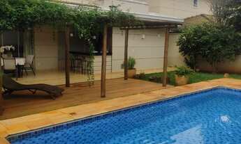 Imagem 3: Lindo sobrado para venda na Vila do Golfe no charmoso Cond Quinta do Golfe, 4 suites, escr